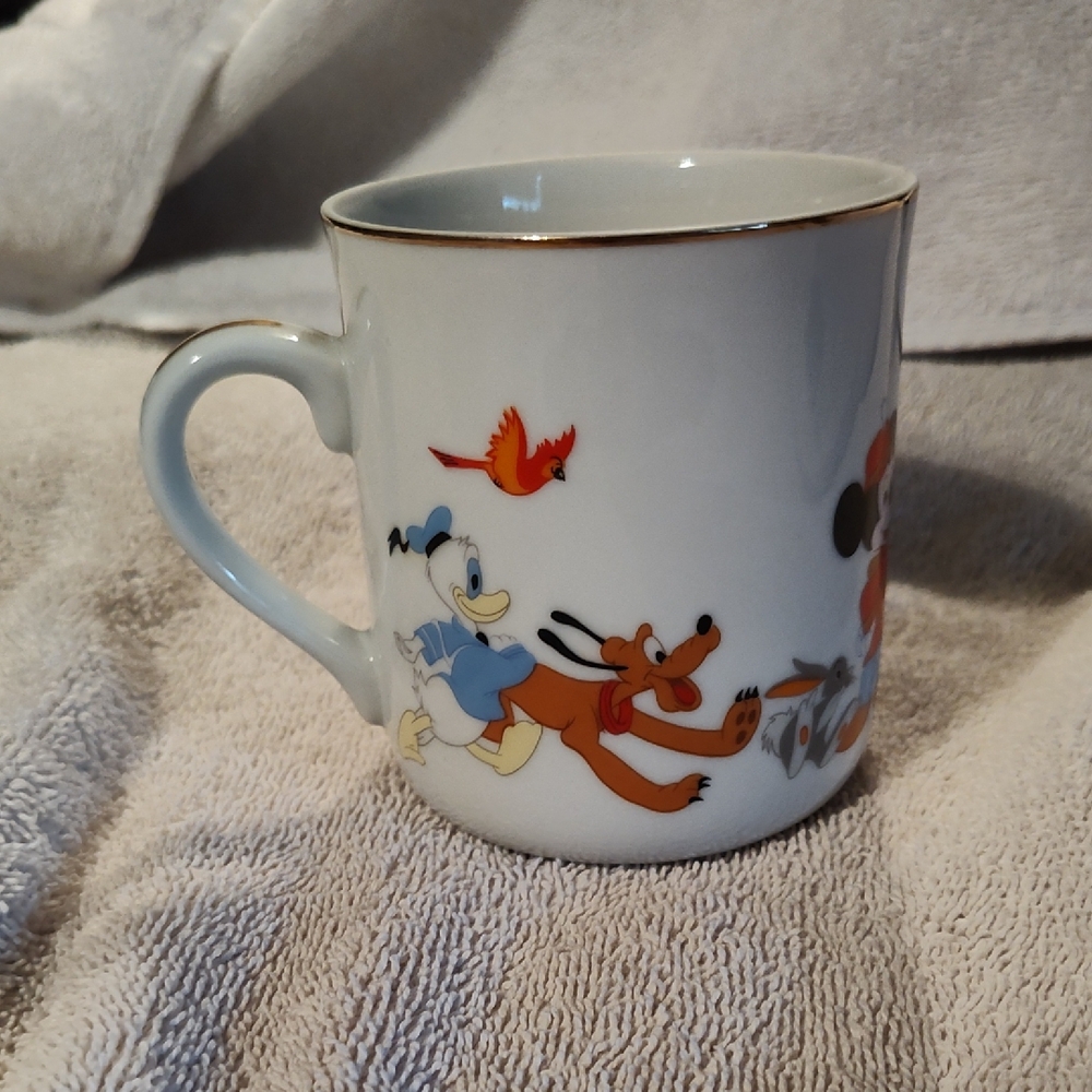 Disney Mug with Donald Duck and Pluto - White and Red